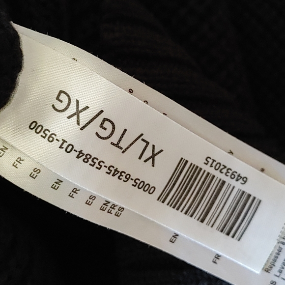 🖤 Revamped Cold Shoulder Sweater 🖤 - Picture 4 of 5